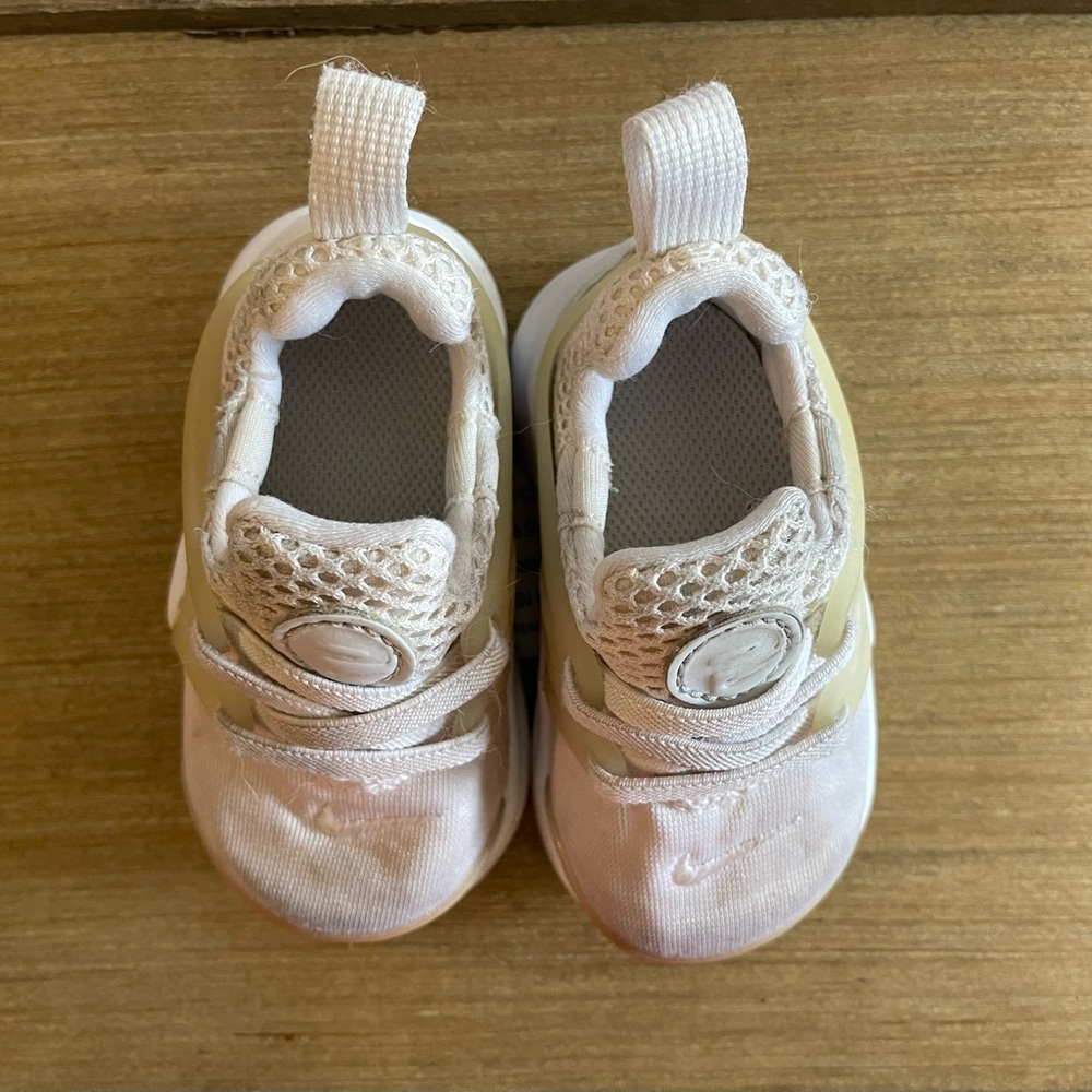 Nike White Size 4C
